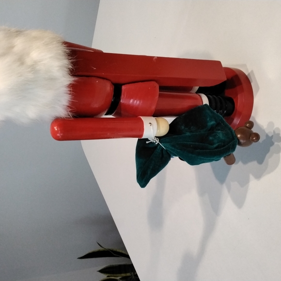 15" Santa Nutcracker - Picture 6 of 8
